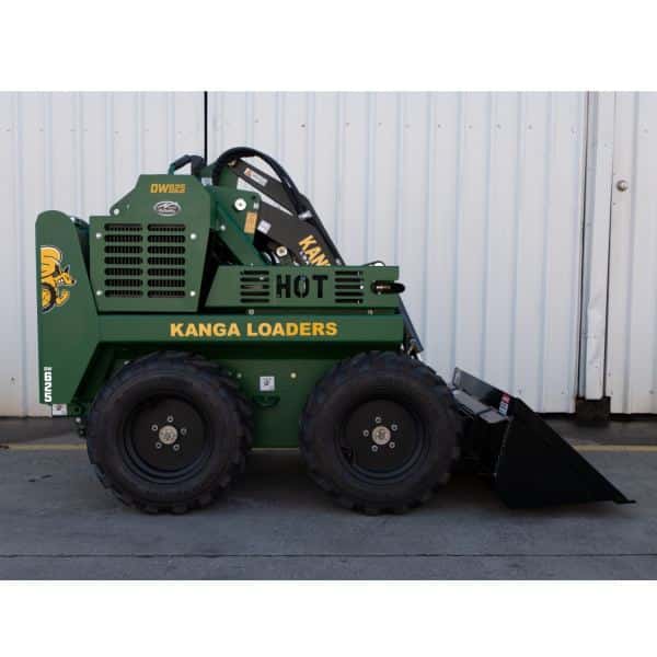 Kanga DW625 mini loader with bucket